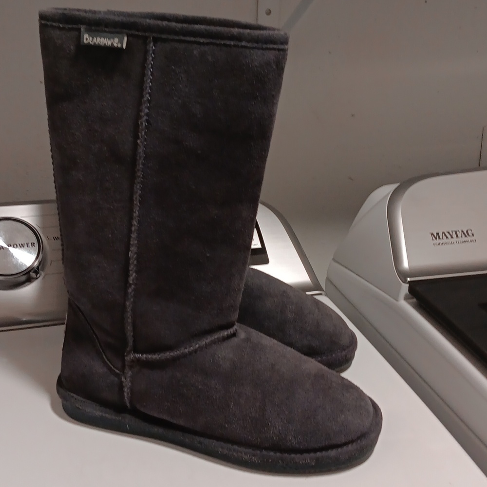 BearPaw Charcoal Suede Boots SIZE 7